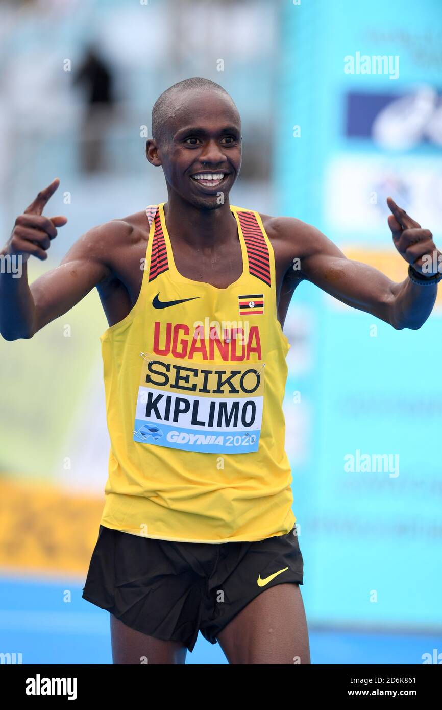 Jacob Kiplimo (UGA) feiert nach dem Sieg beim Herrenrennen in einem Meisterschaftsrekord von 58:49 bei den Leichtathletik-Halbmarathon-Weltmeisterschaften am Samstag, 17. Oktober 2020, in Gdynia, Polen. (IOS/ESPA-Images) Stockfoto