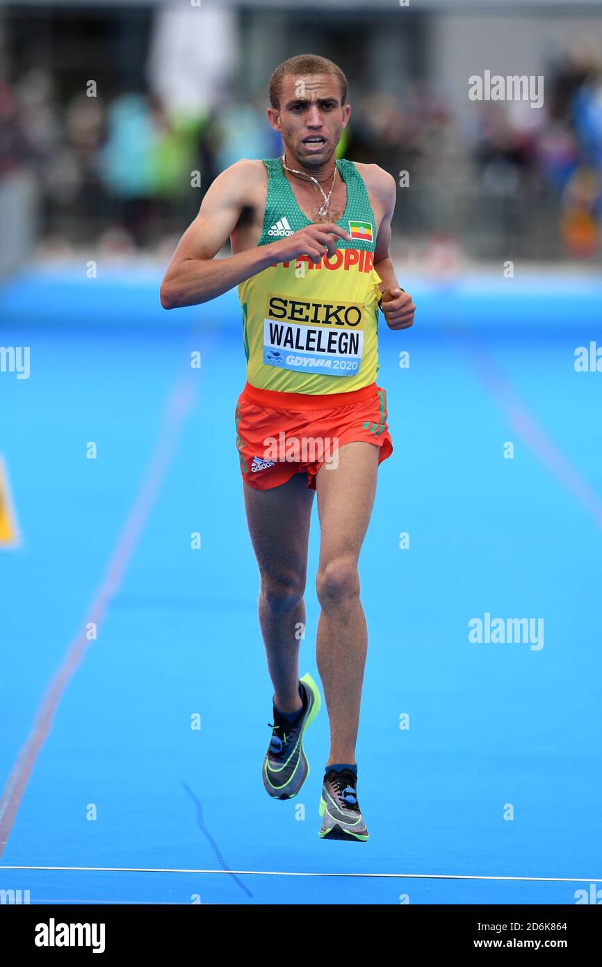 Amedework Walelegn (ETH) liegt bei den Halbmarathon-Weltmeisterschaften der Leichtathletik am Samstag, 17. Oktober 2020, in Gdynia, Polen, in 59:08 auf dem dritten Platz. (IOS/ESPA-Images) Stockfoto
