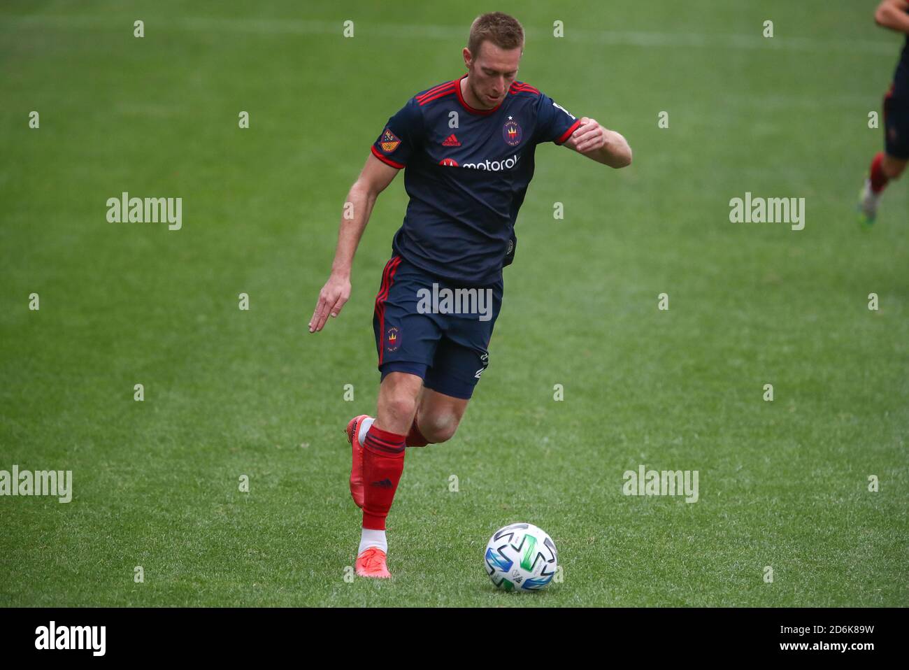 Chicago, Vereinigte Staaten . Oktober 2020. Chicago Fire FC-Stürmer Robert Berić (27) tritt den Ball während eines MLS-Spiels gegen die Sporting Kanas City im Solider Field, Samstag, 17. Oktober 2020, in Chicago, Illinois. The Fire Tie Sporting KC 2-2 (IOS/ESPA-Images) Quelle: European Sports Photo Agency/Alamy Live News Stockfoto