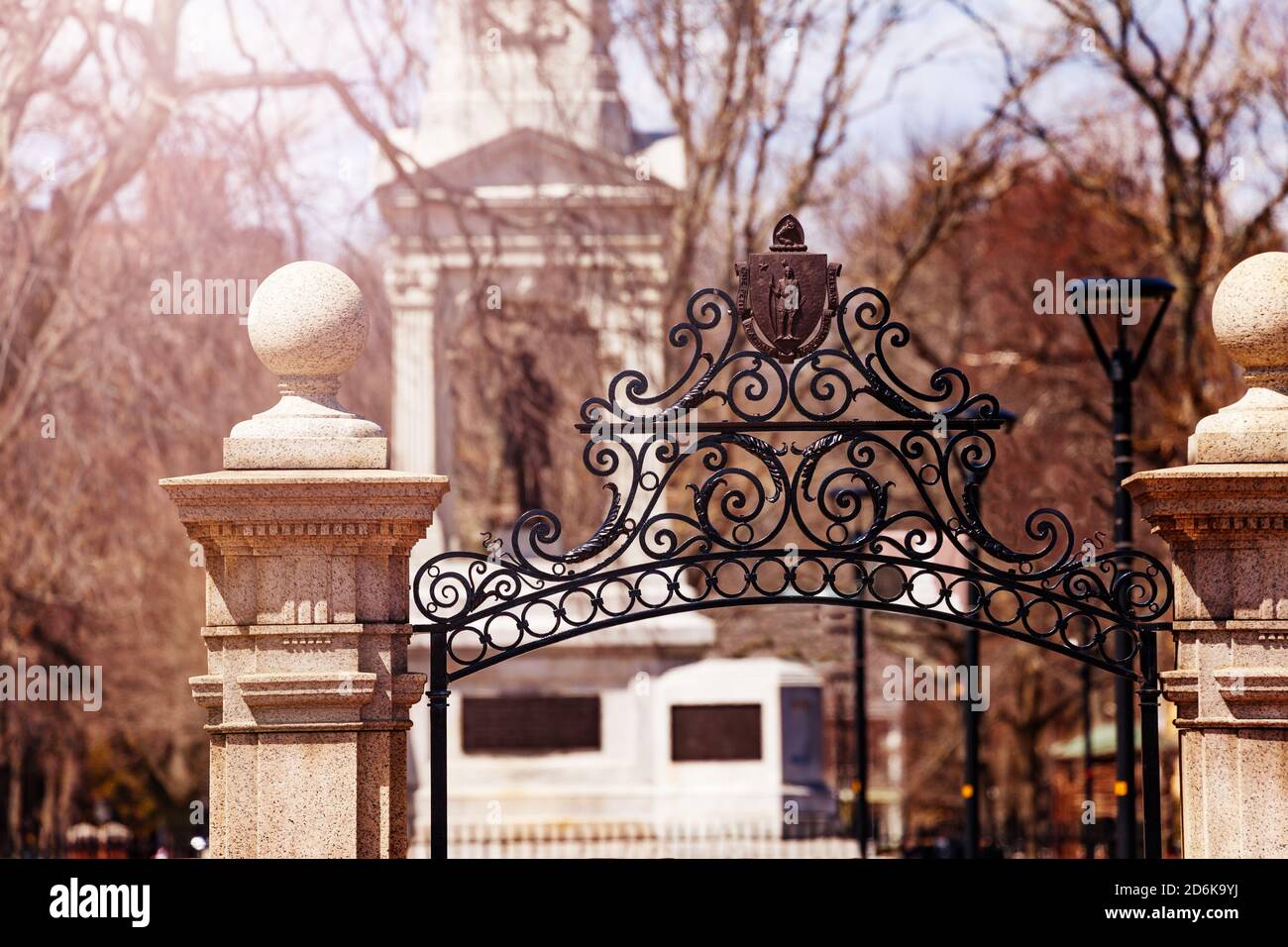 Tore des Parks und Bürgerkriegs Denkmal Ansicht in Cambridge Massachusetts, USA Stockfoto
