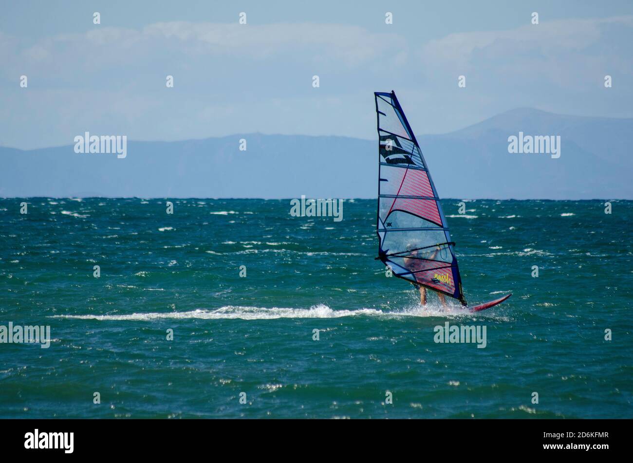 Windsurfen in Palaia Fokaia an der Athener Riviera von Attica Griechenland Stockfoto