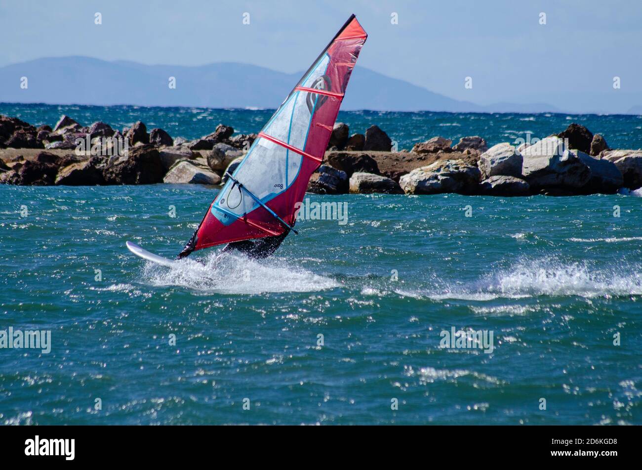 Windsurfen in Palaia Fokaia an der Athener Riviera von Attica Griechenland Stockfoto