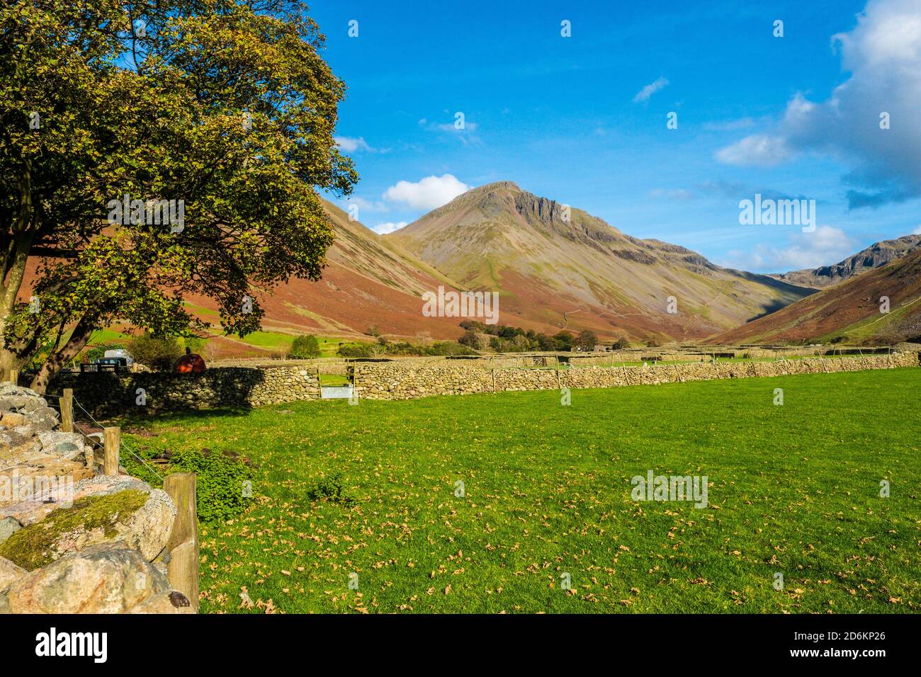 Great Gable aus Wasdale Head, Lake District National Park, Cumbria, Großbritannien Stockfoto