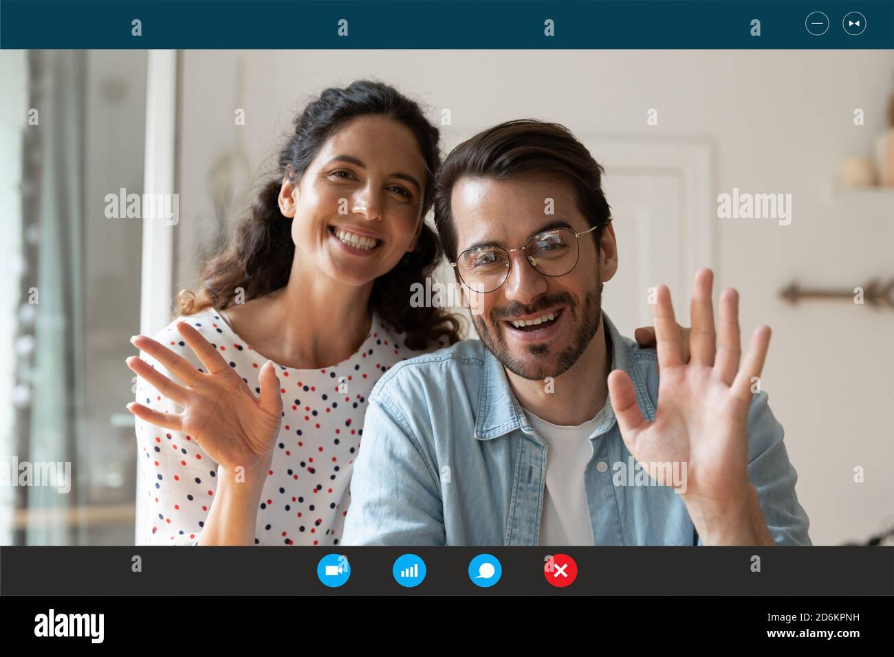 Kopf geschossen Porträt Bildschirm Ansicht glücklich Paar winkende Hände Stockfoto