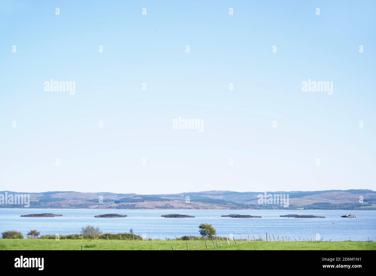 Fischfarm Lachs runde Netze in natürlicher Umgebung Loch Awe Arygll und Bute Scotland Stockfoto