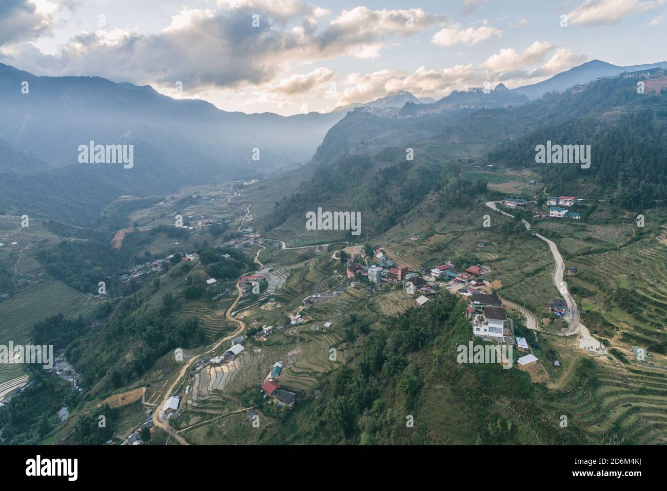 Reisfelder, Reisterrasse Paddy in Sa Pa Lao Cai Vietnam Asien Luftdrohne Photo View Stockfoto
