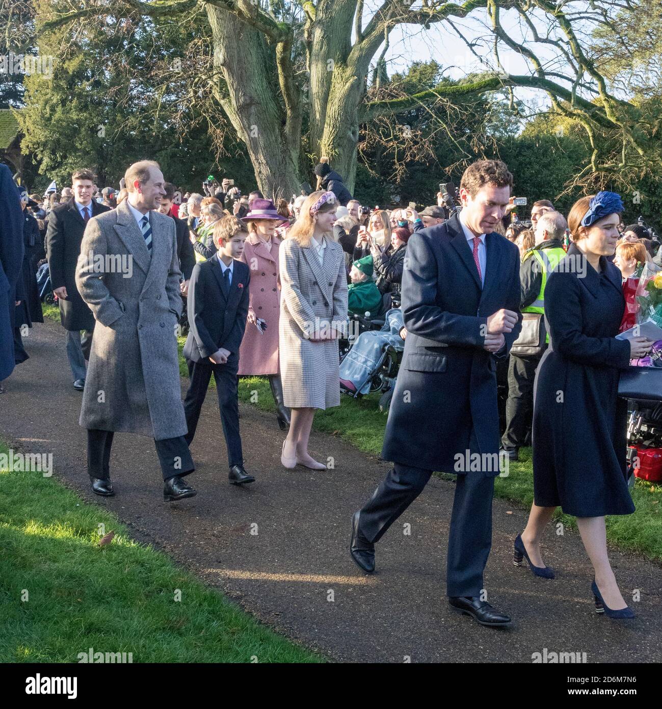 Prinzessin Eugenie & Jack Brooksbank Rückkehr von Kirche am Weihnachtstag 2019 auf dem Sandringham Estate in Norfolk, Großbritannien Stockfoto