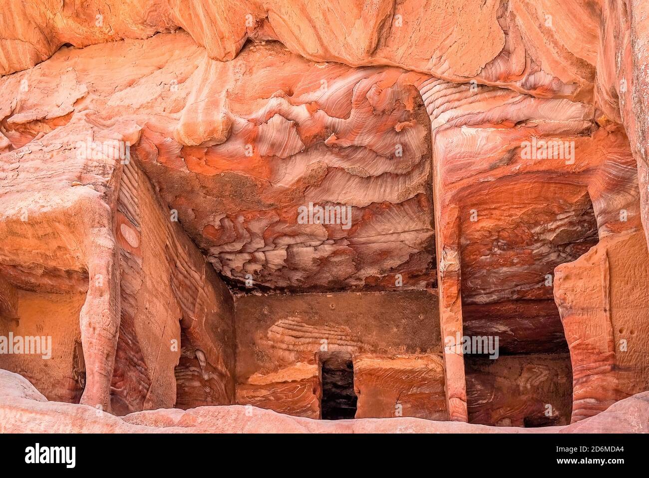 Bunte Sandsteinfelsen in Petra, Jordanien Stockfoto