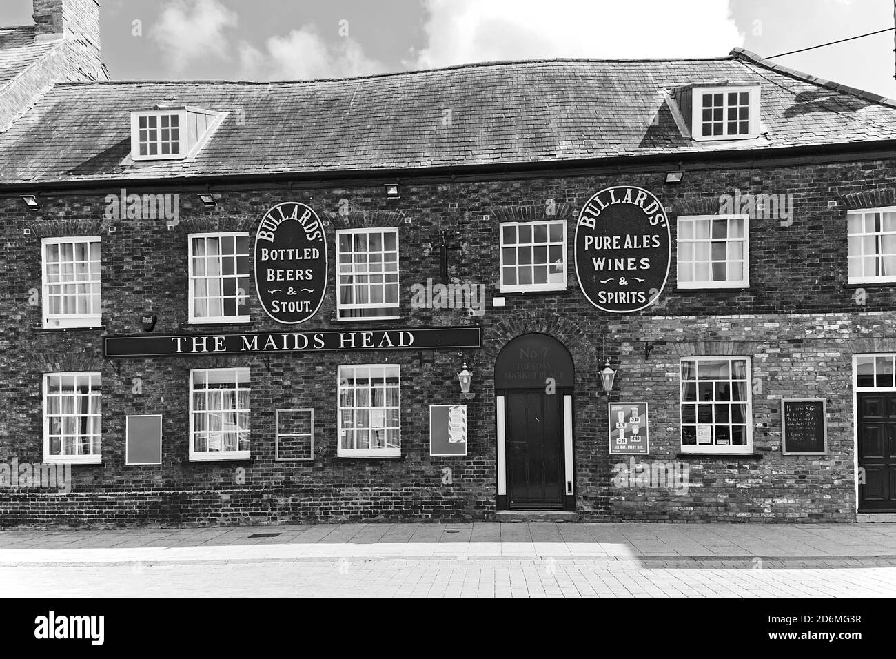 The Maids Head Pub im Tuesday Market Place Kings Lynn an der Küste von Norfolk, Großbritannien Stockfoto