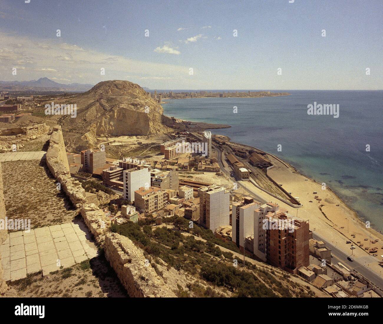 PLAYA DE S JUAN DESDE EL CASTILLO - FOTO AÑOS 60. Lage: AUSSEN. Alicante. SPANIEN. Stockfoto