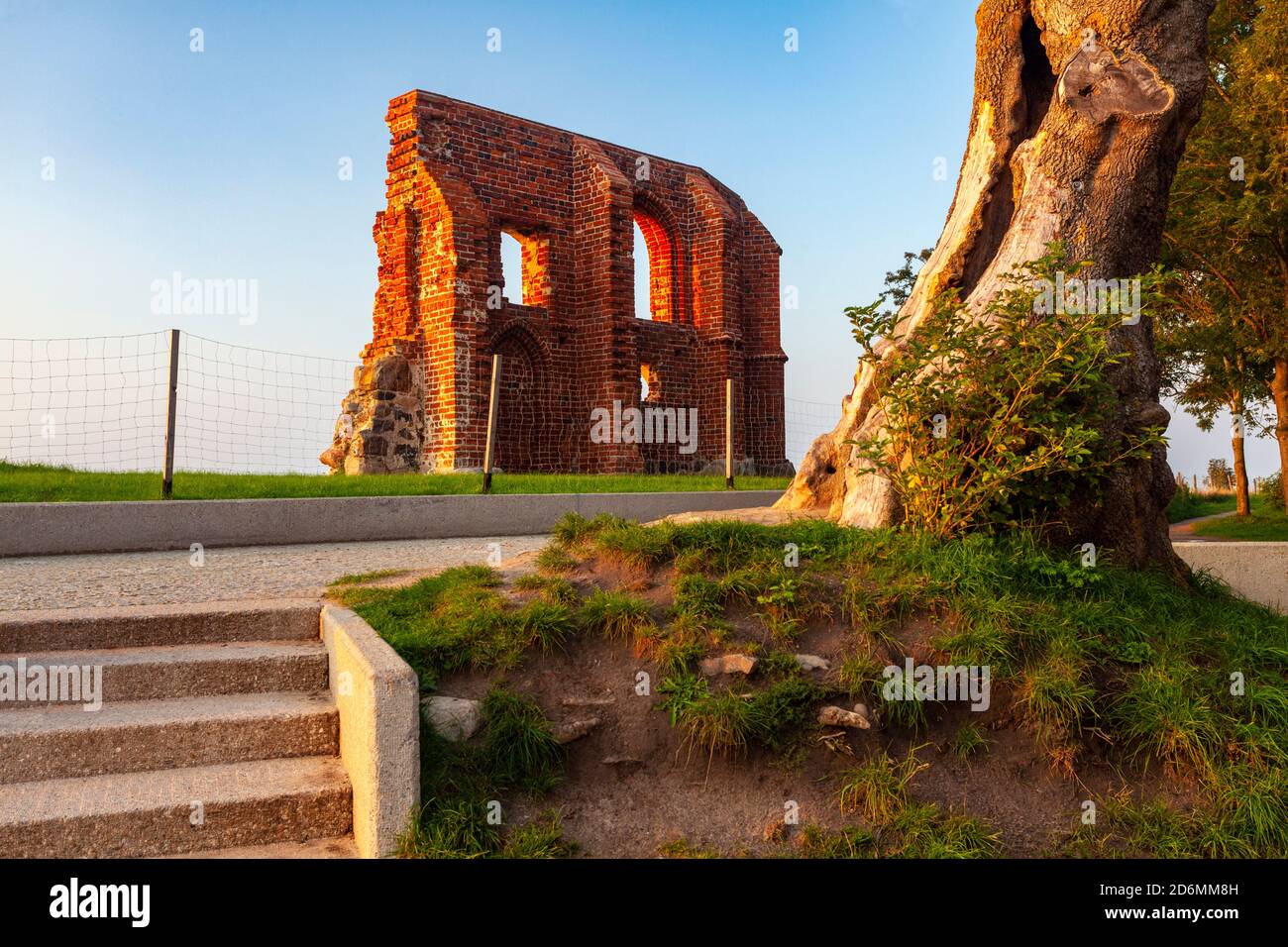Ruinen der Kirche in Trzesacz, Woiwodschaft Westpommern, Polen Stockfoto