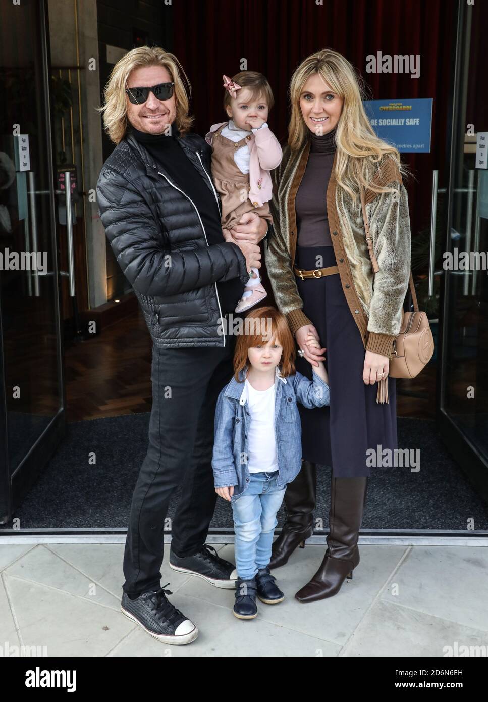 Nicky Clarke und Kelly Simpkin nehmen an der VIP-Vorführung von zwei von zwei über Bord Teil! Im Everyman Chelsea in London. Stockfoto