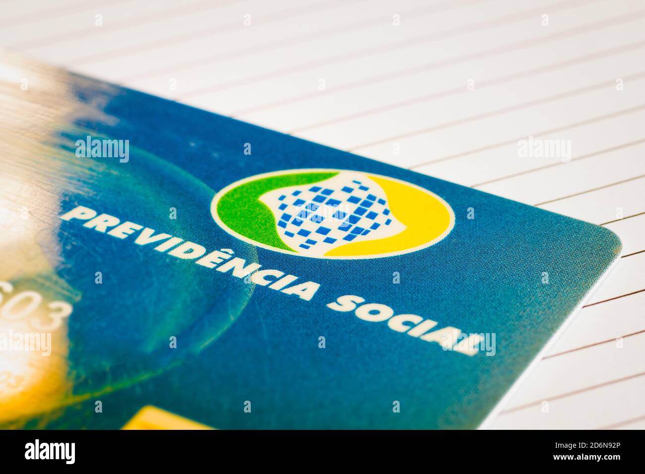 In dieser Abbildung ist das Previdência Social Logo auf einer Bankkreditkarte zu sehen. Stockfoto