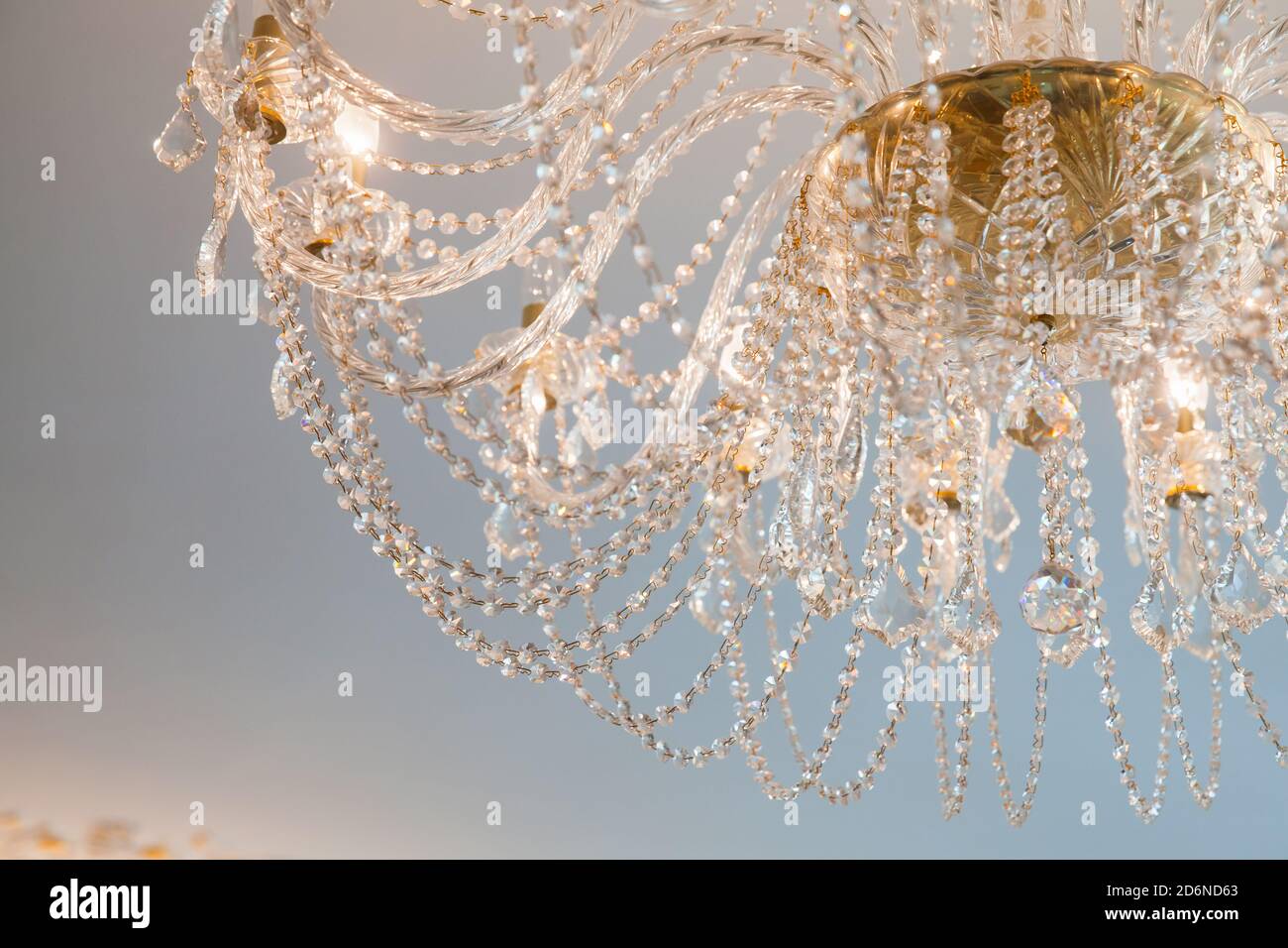 Glänzende Kristallglas Dekoration Elemente eines Luxus-Kronleuchter Stockfoto