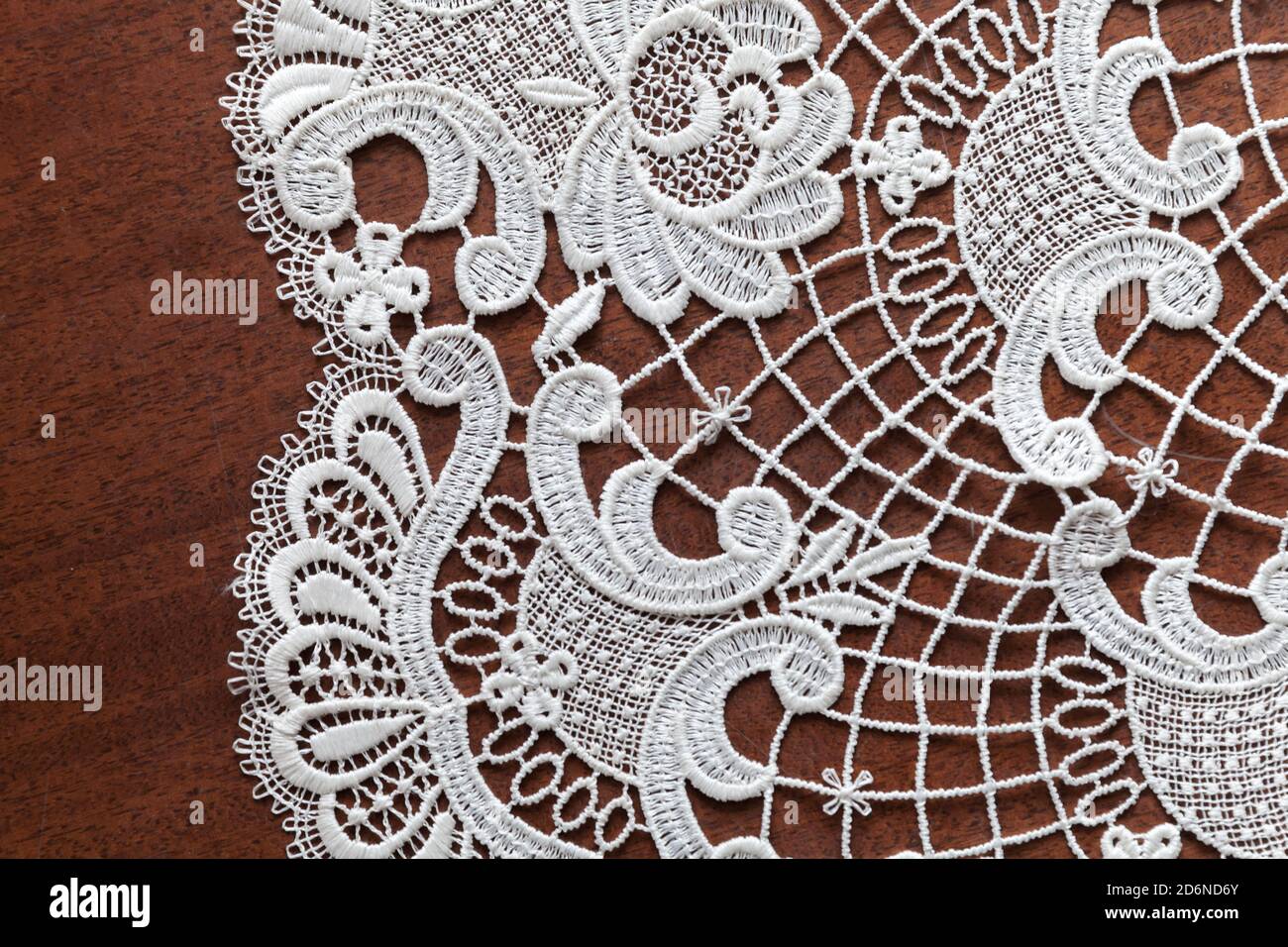 Handgestricktes Serviettenfragment aus Baumwolle, Draufsicht Stockfoto