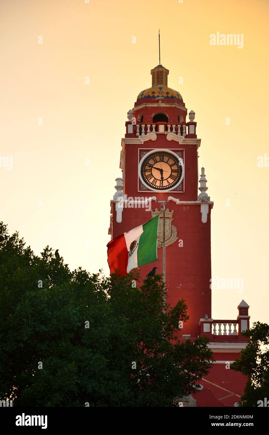 Rathaus von Merica bei Nacht, Yucatan Mexiko Stockfoto