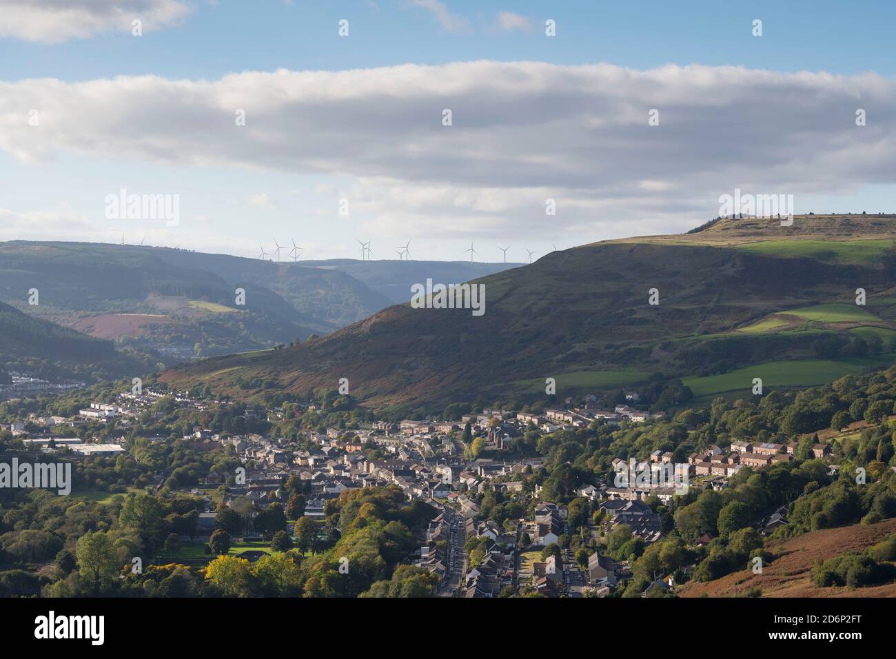 Reihenhäuser in der Rhondda, Wales, Großbritannien. Stockfoto