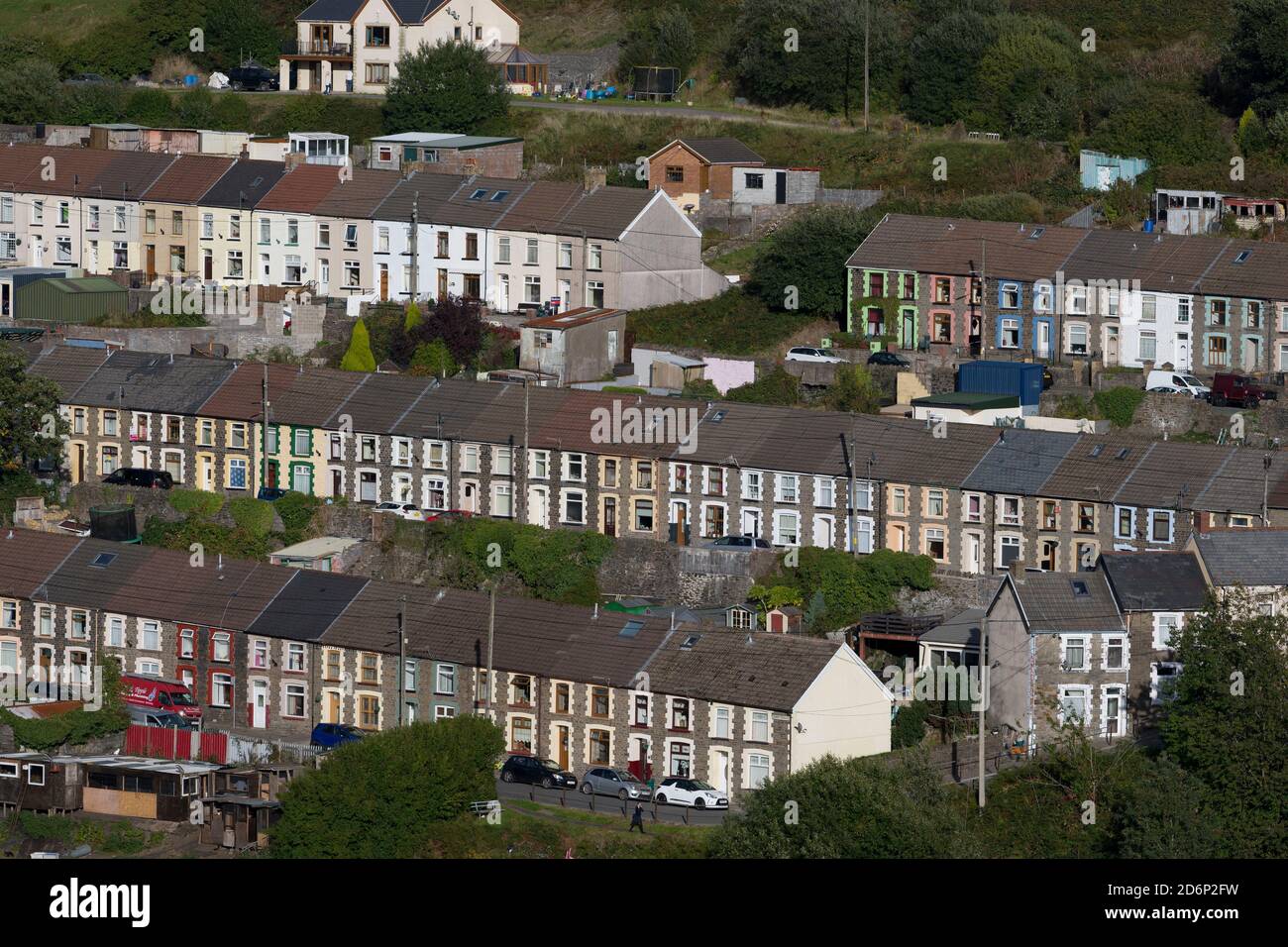 Reihenhäuser in der Rhondda, Wales, Großbritannien. Stockfoto