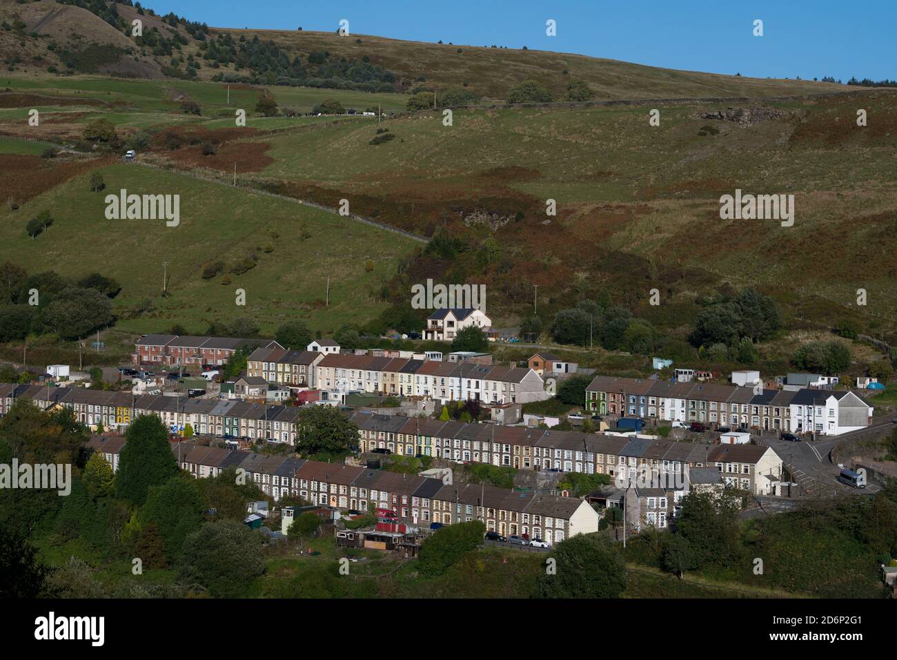 Reihenhäuser in der Rhondda, Wales, Großbritannien. Stockfoto