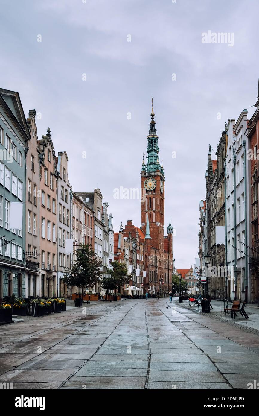 Main City Hall an leeren Long Lane Straße in der Altstadt von Danzig, Polen. Stockfoto