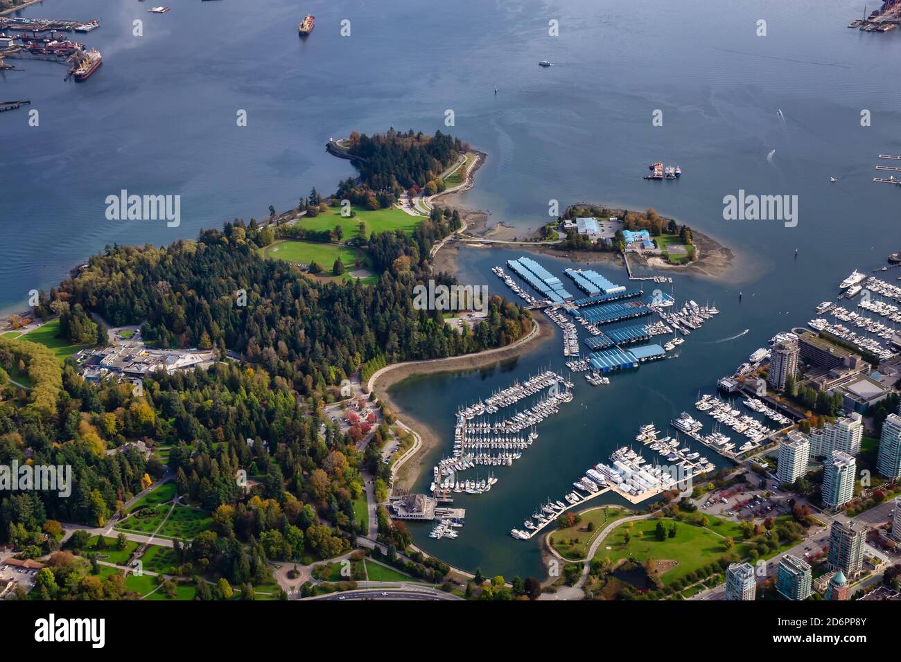 Luftaufnahme von Coal Harbour und einer modernen Innenstadt Stockfoto