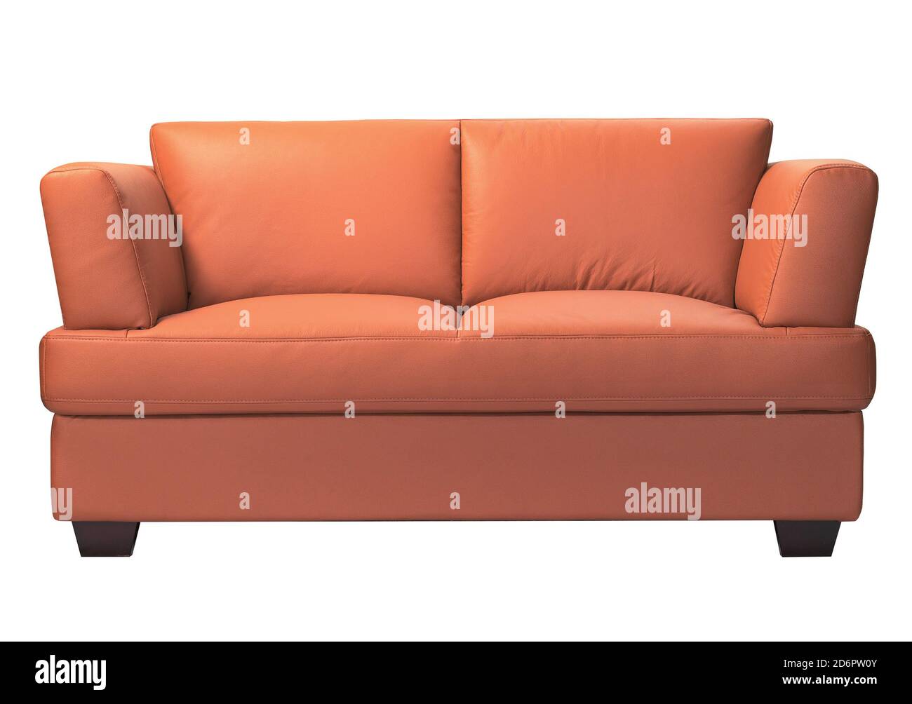 Stylisches orangefarbenes Ledersofa auf weißem Hintergrund isoliert Stockfoto