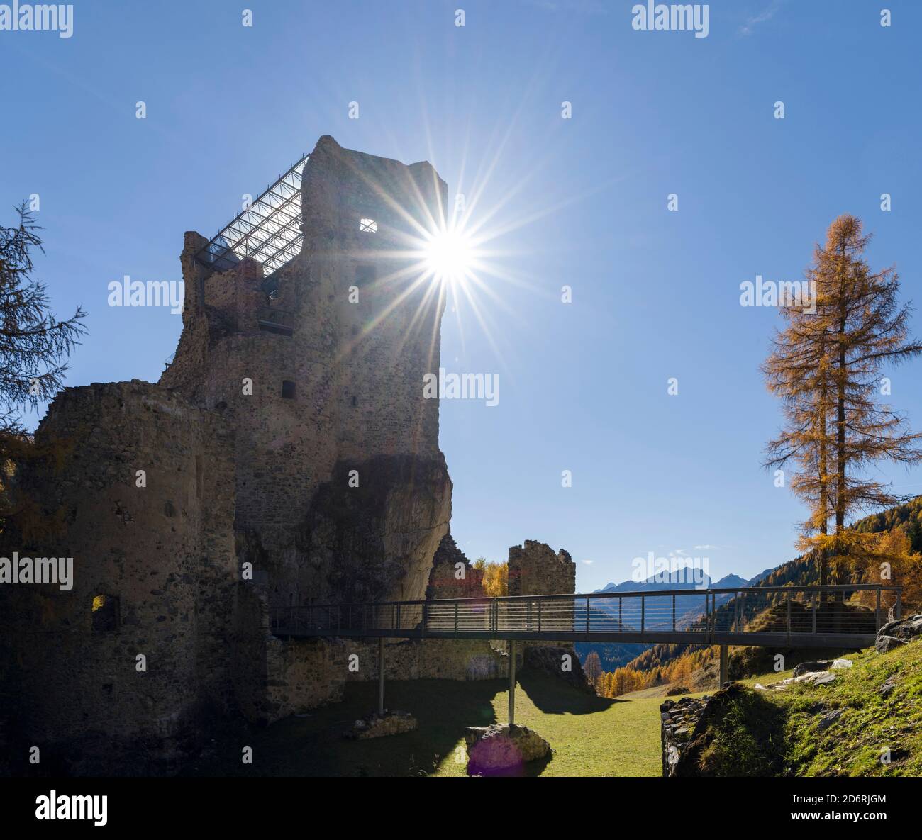 Andraz Schloß (auch genannt oder Andrac Buchenstein) in der Nähe von Passo Falzarego in den Dolomiten in der Region Veneto. Die Dolomiten des Veneto sind Teil der UNE Stockfoto