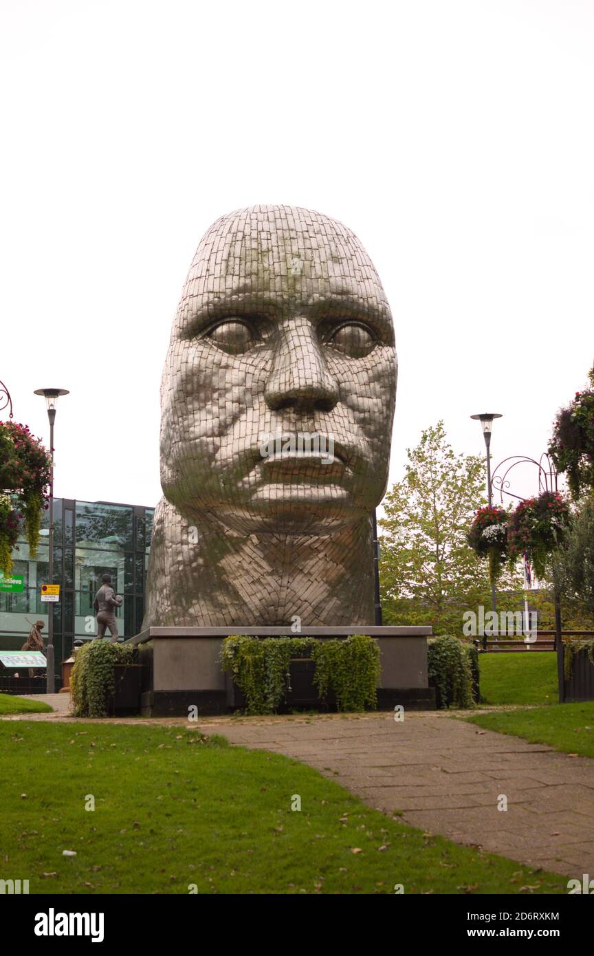 Gesicht der Wigan Skulptur von rick Kirby Stockfoto