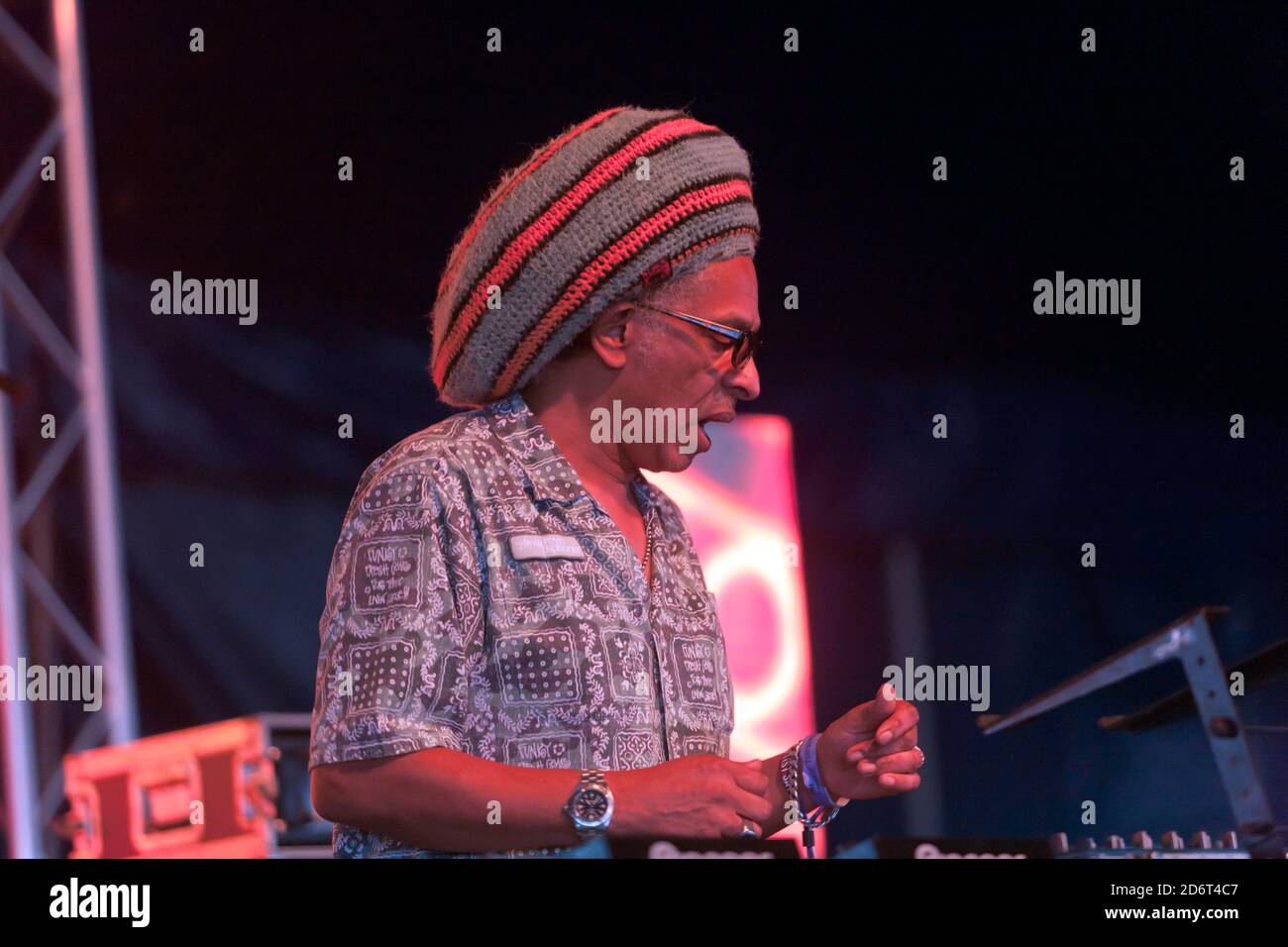 Don Letts’ Auftritt eines DJ-Sets, auf Bühne 3, während des OnBlackheath Music Festival 2016. Stockfoto