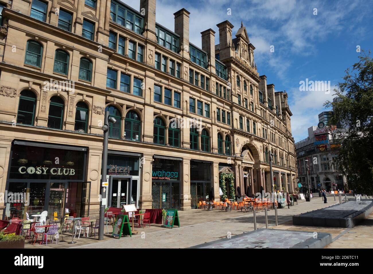 The Corn Exchange, Manchester, ein denkmalgeschütztes Gebäude mit mehreren Einzel- und Esslokalen. Stockfoto