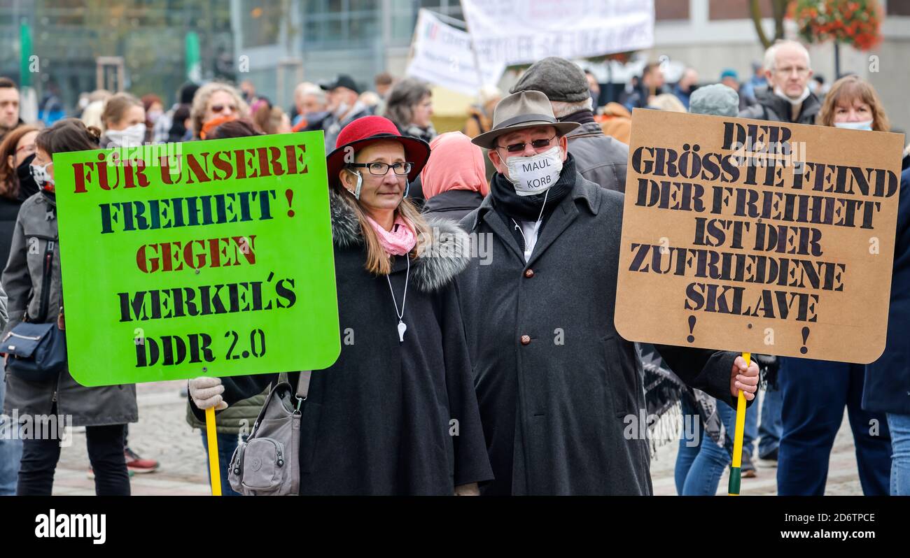 Dortmund, Ruhrgebiet, Nordrhein-Westfalen, Deutschland - Anticorona-Demo am Friedensplatz, Demonstration gegen die Gesundheitspolitik der Bundesregierung Stockfoto