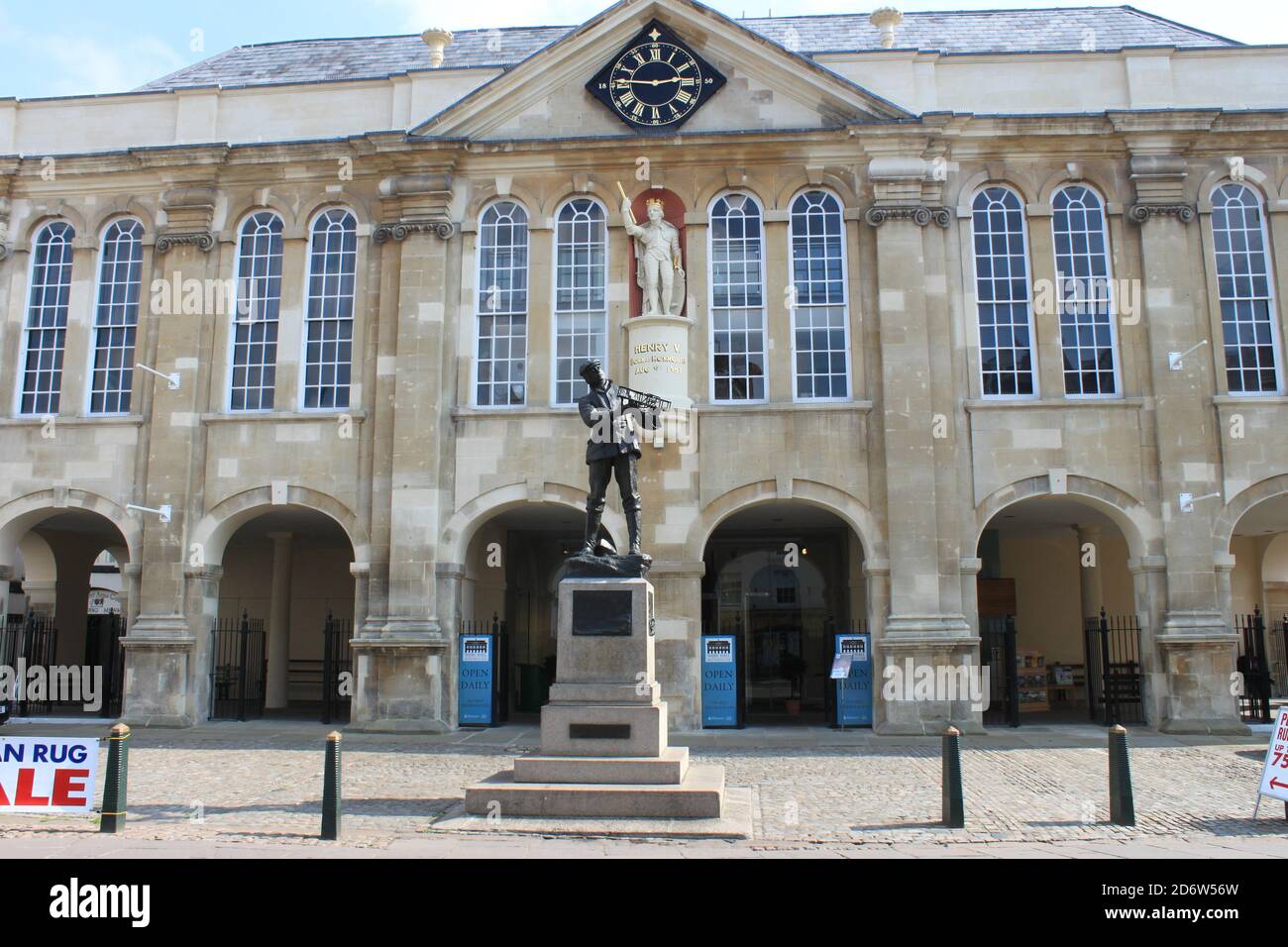 Shire Hall auf dem Agincourt Square. Offa's Dyke Path. National Trail. Fernwanderweg. Anglo-walisische Grenze. Monmouth. Monmouthshire. Wales. VEREINIGTES KÖNIGREICH Stockfoto