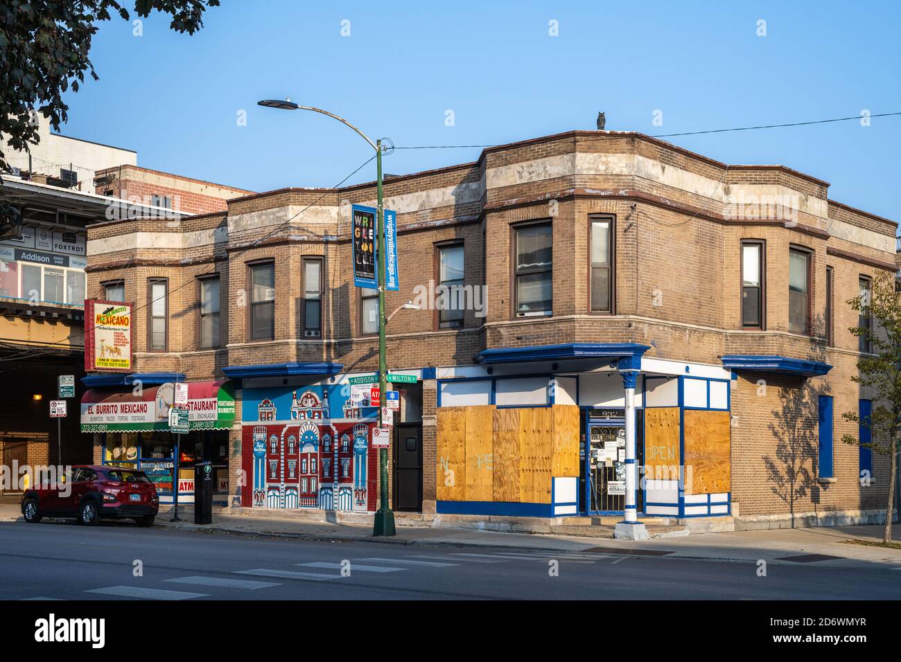 Gemischtes Handels- und Wohngebäude im Viertel Wrigleyville Stockfoto