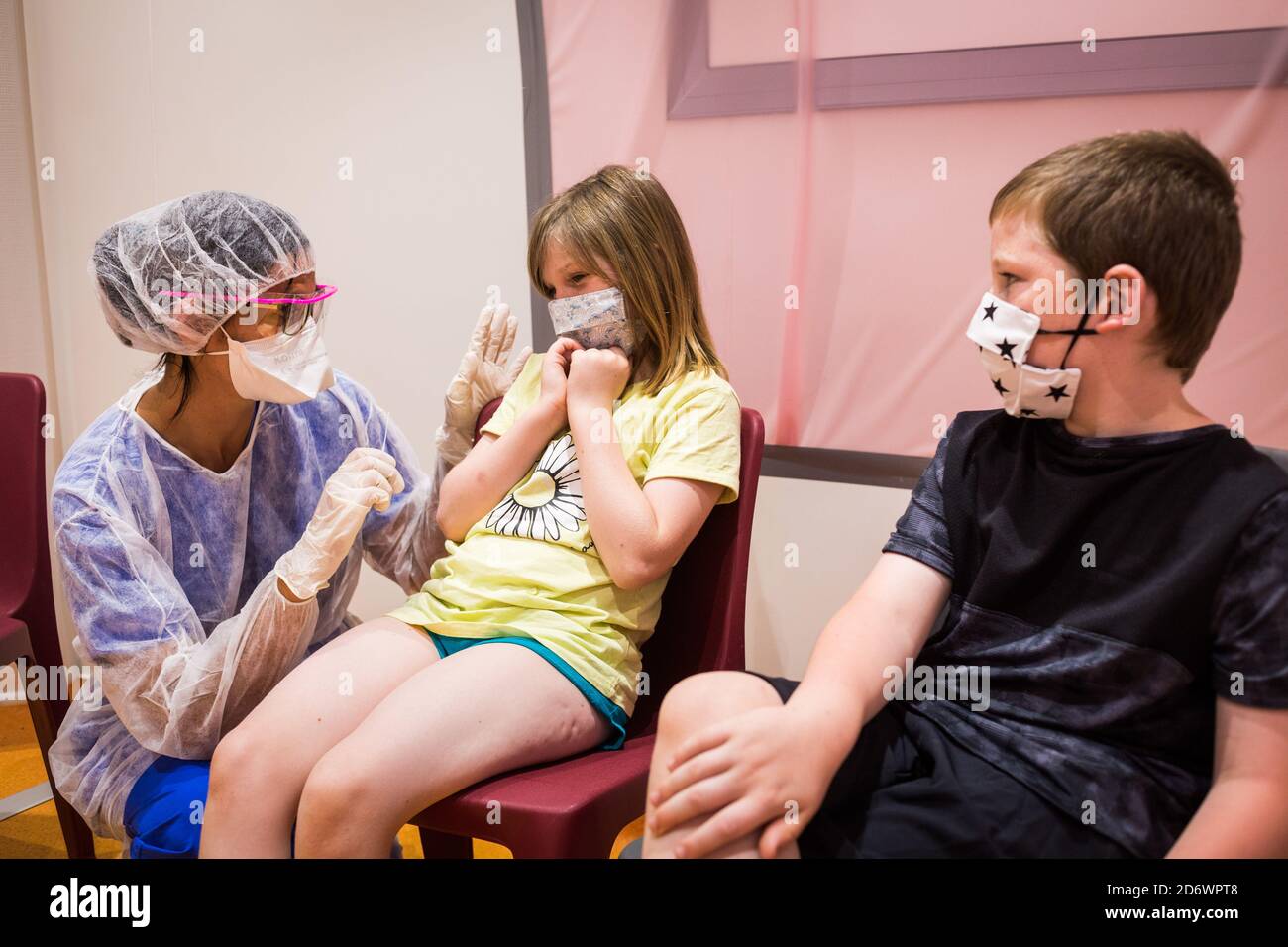 Covid 19 PCR-Screening-Test, Nasenabstrich, Krankenhaus Bordeaux, Frankreich, Mai 2020. Stockfoto