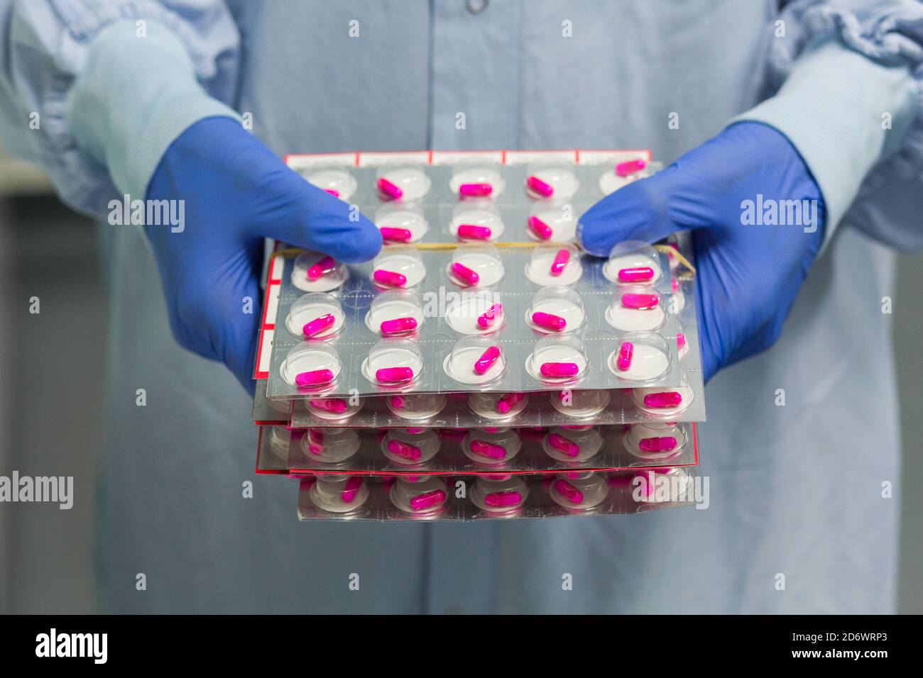 Vorbereitung der oralen Behandlung, Krankenhaus Pharmazie, Frankreich. Stockfoto