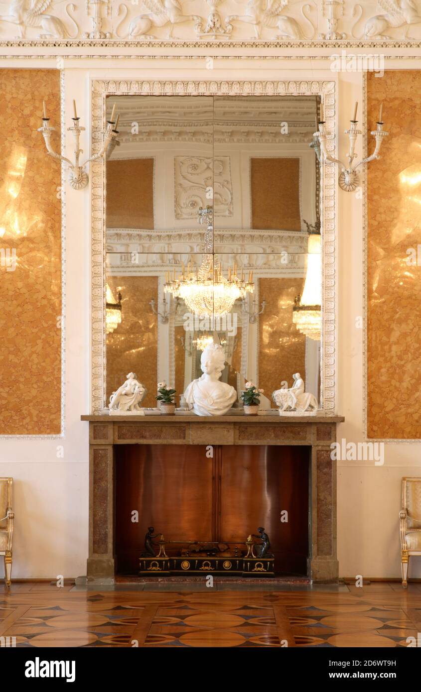 Kamin auf Schloss Lubomirski in Lancut. Polen Stockfoto