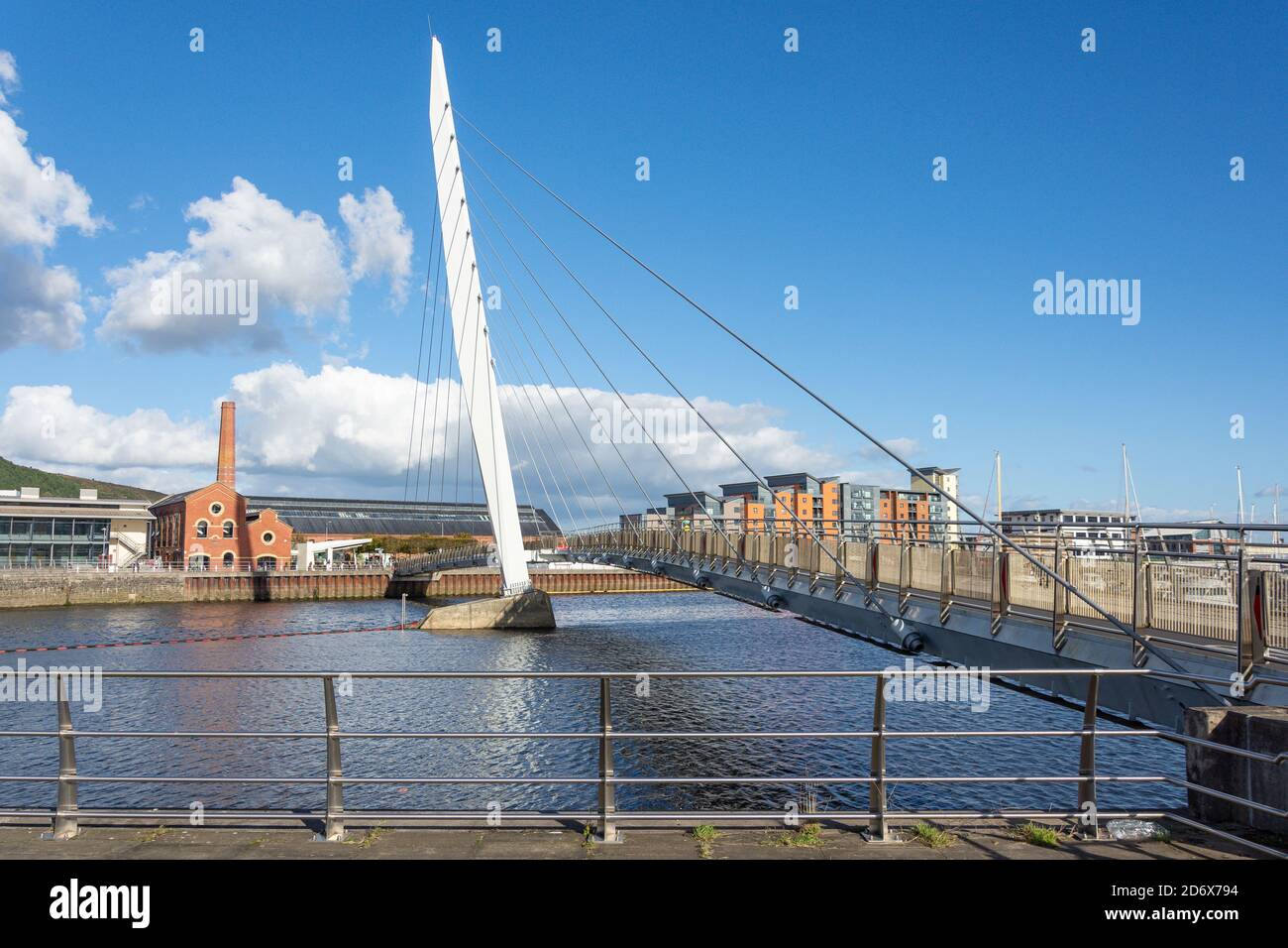 Segelbrücke über den Fluss Tawe, Swansea (Abertawe), Stadt und Grafschaft Swansea, Wales (Cymru), Großbritannien Stockfoto