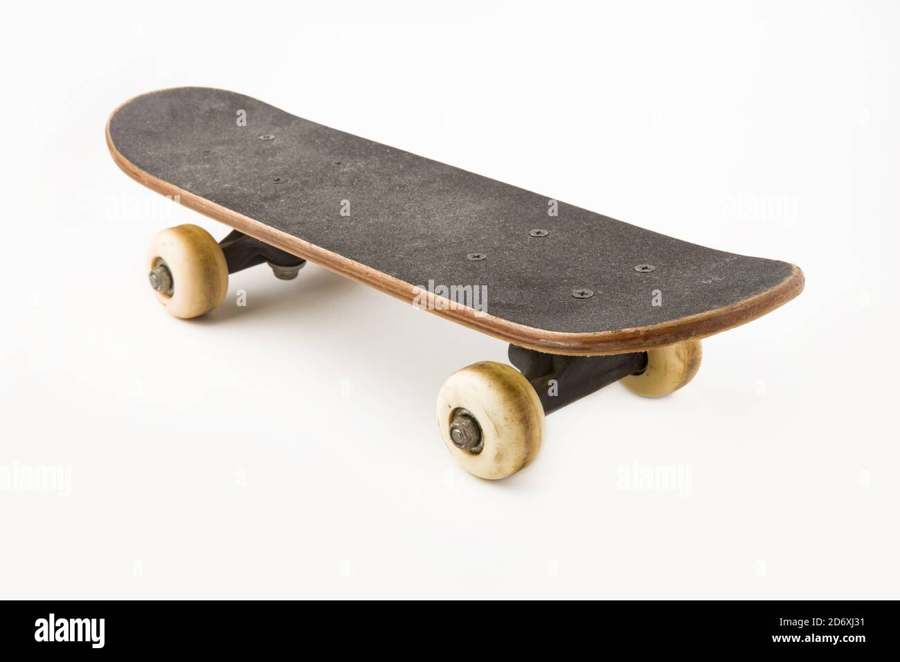 Gebrauchtes skateboard Ausgeschnittene Stockfotos und -bilder - Alamy