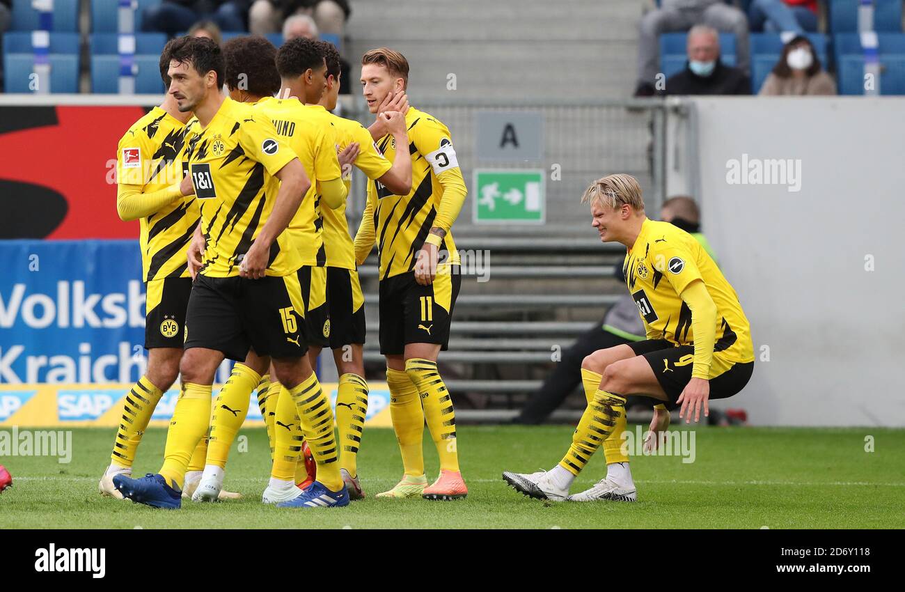 arco Reus von Borussia Dortmund feiert mit seinem Tor Teamkollegen beim Bundesliga-Fußballspiel der TSG Hoffenhe Stockfoto