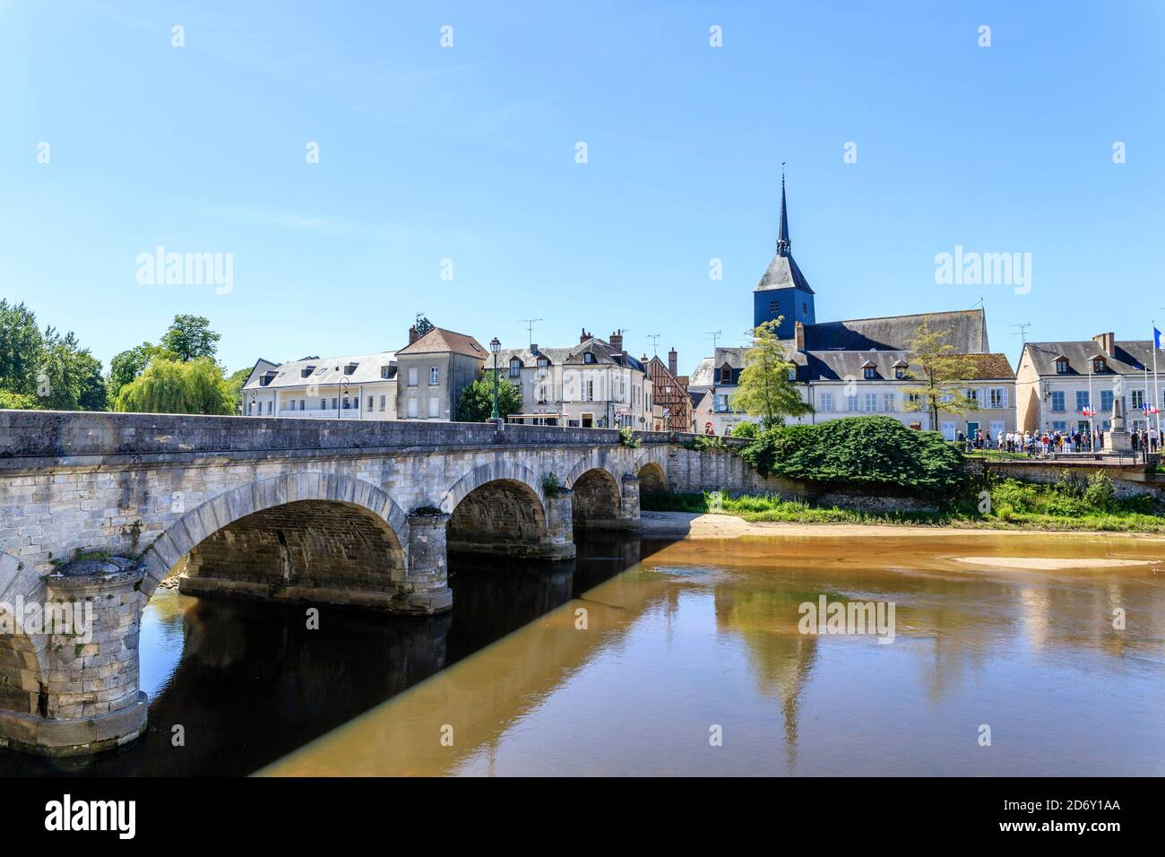 Frankreich, Loir et Cher, Sologne, Romorantin Lanthenay, Grand Pont über dem Sauldre // Frankreich, Loir-et-Cher (41), Sologne, Romorantin-Lanthenay Stockfoto