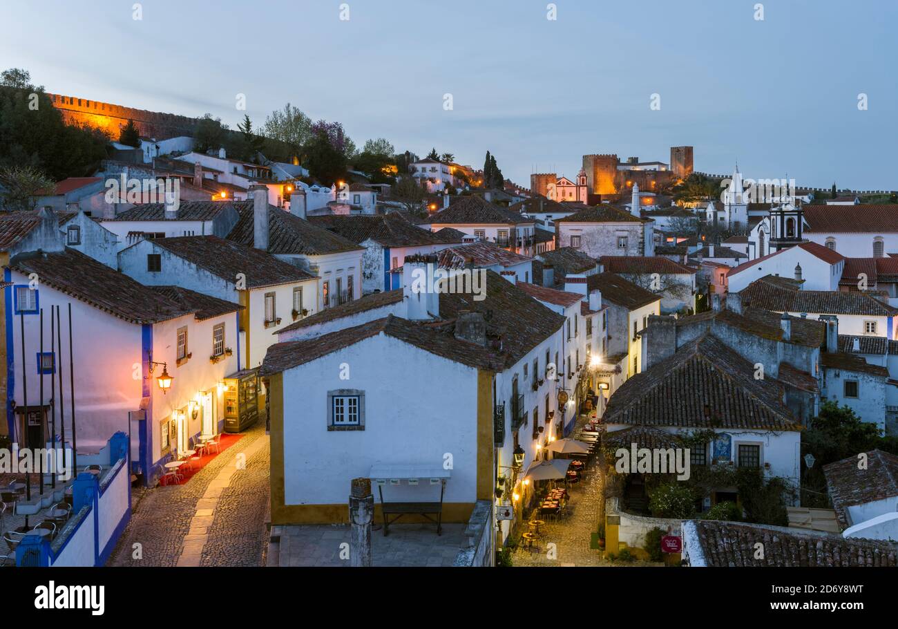 Blick über die Stadt. Historische Kleinstadt Obidos mit einer mittelalterlichen Altstadt, eine Touristenattraktion nördlich von Lissabon Europa, Südeuropa, Portugal Stockfoto