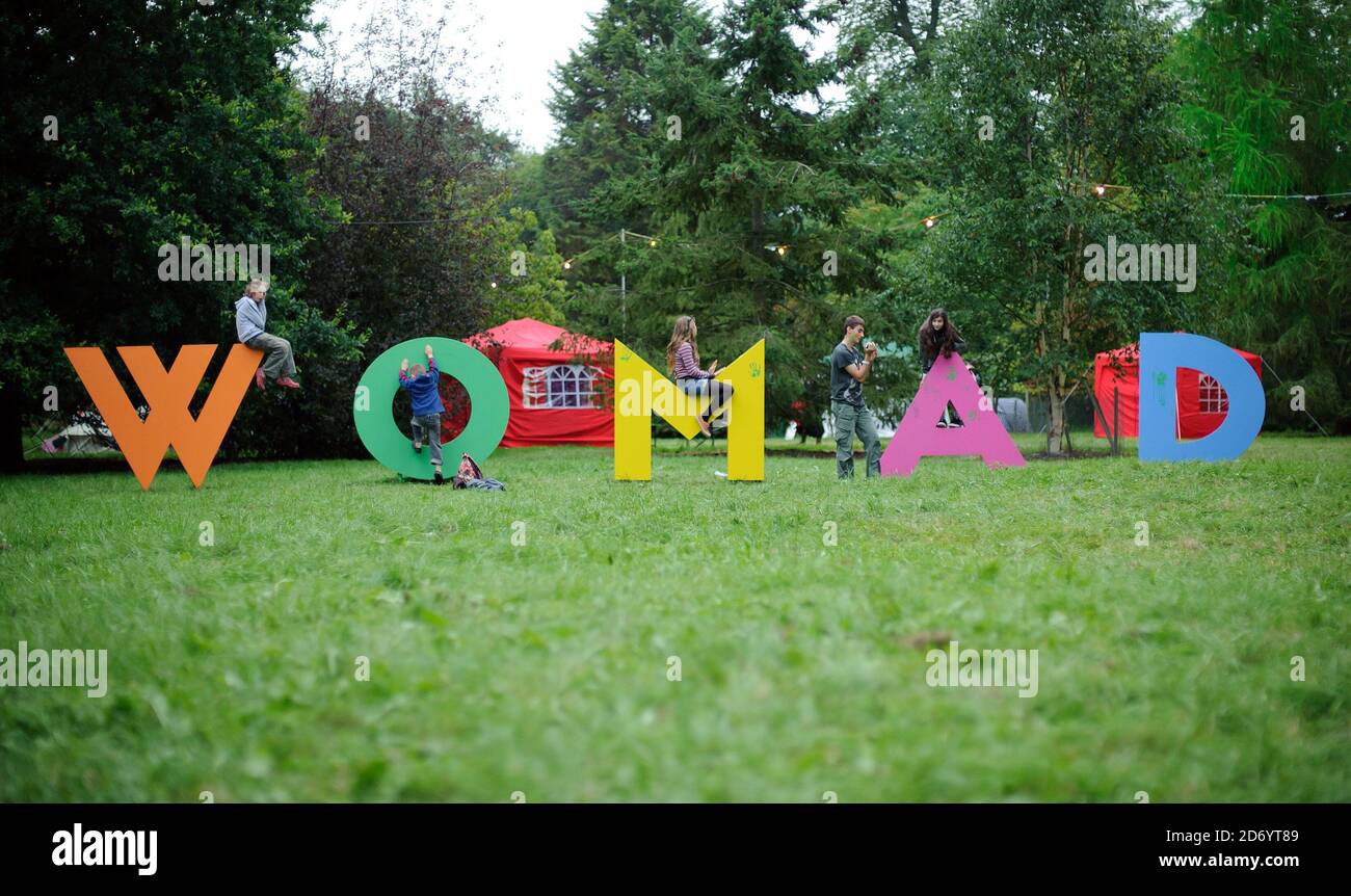 Atmosphäre beim Womad Festival in Charlton Park, Wiltshire. Stockfoto