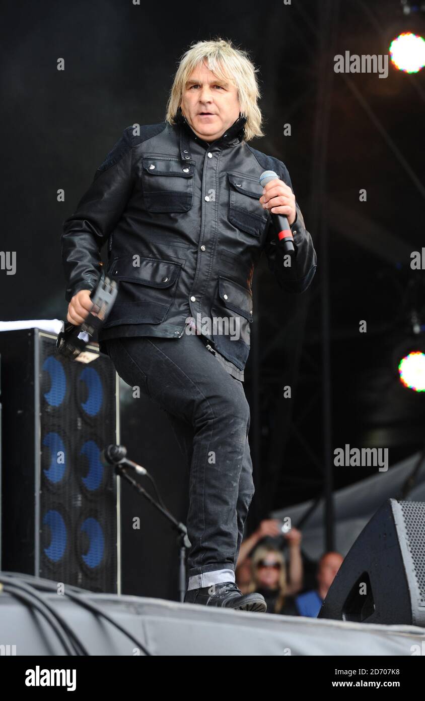 Mike Peters von Big Country tritt beim Isle of Wight Festival im Seaclose Park, Newport, auf Stockfoto