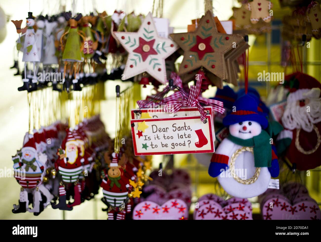 Weihnachtsdekorationen auf der Ideal Home Show zu Weihnachten in Earl's Court, London. Stockfoto