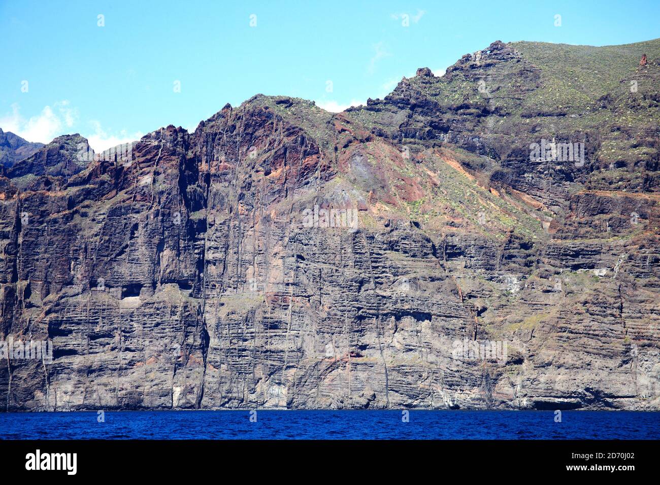 Los Gigantes, Teneriffa, Kanarische Inseln, Spanien, berühmt für seine riesigen Klippen des Bergrückens des Teno-Massivs, das 6 Meilen lang ist und ein kleines Holida ist Stockfoto