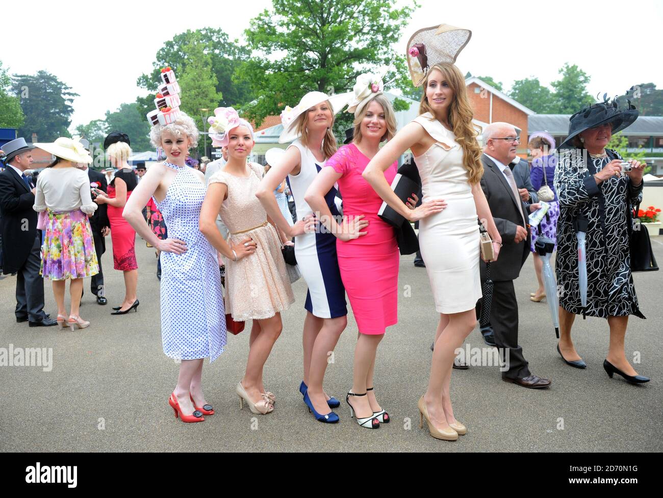 Atmosphäre während des Ladies Day beim Royal Ascot Meeting 2013 auf der Ascot Racecourse in Berkshire Stockfoto