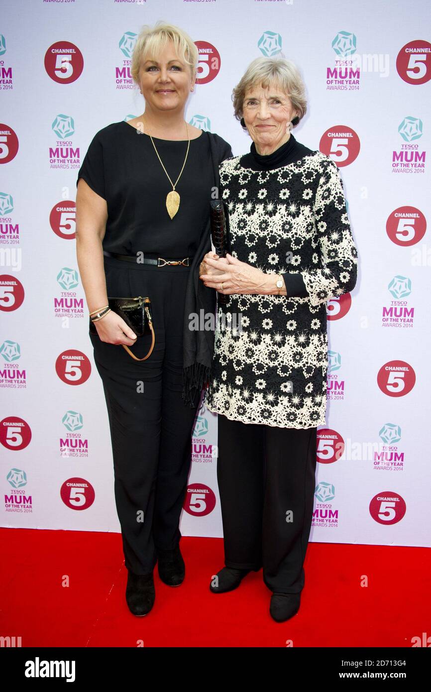 Sue Cleaver nahm an der Tesco Mom of the Year Auszeichnung im Savoy Hotel in London Teil. Stockfoto