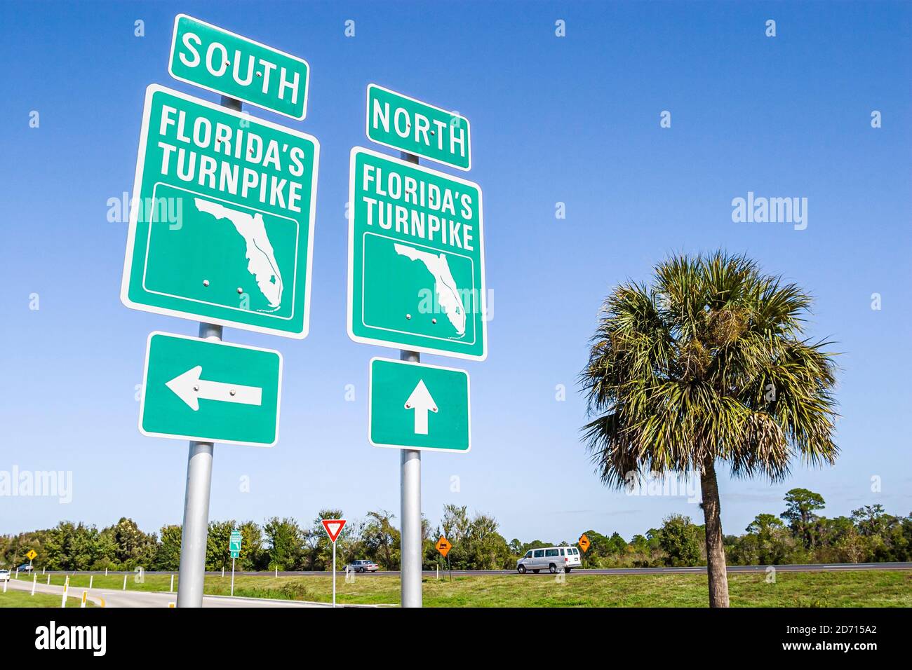 Florida Turnpike Mautstraße Autobahn Zeichen Fort Drum Rest Stop, Richtungspfeil Stockfoto