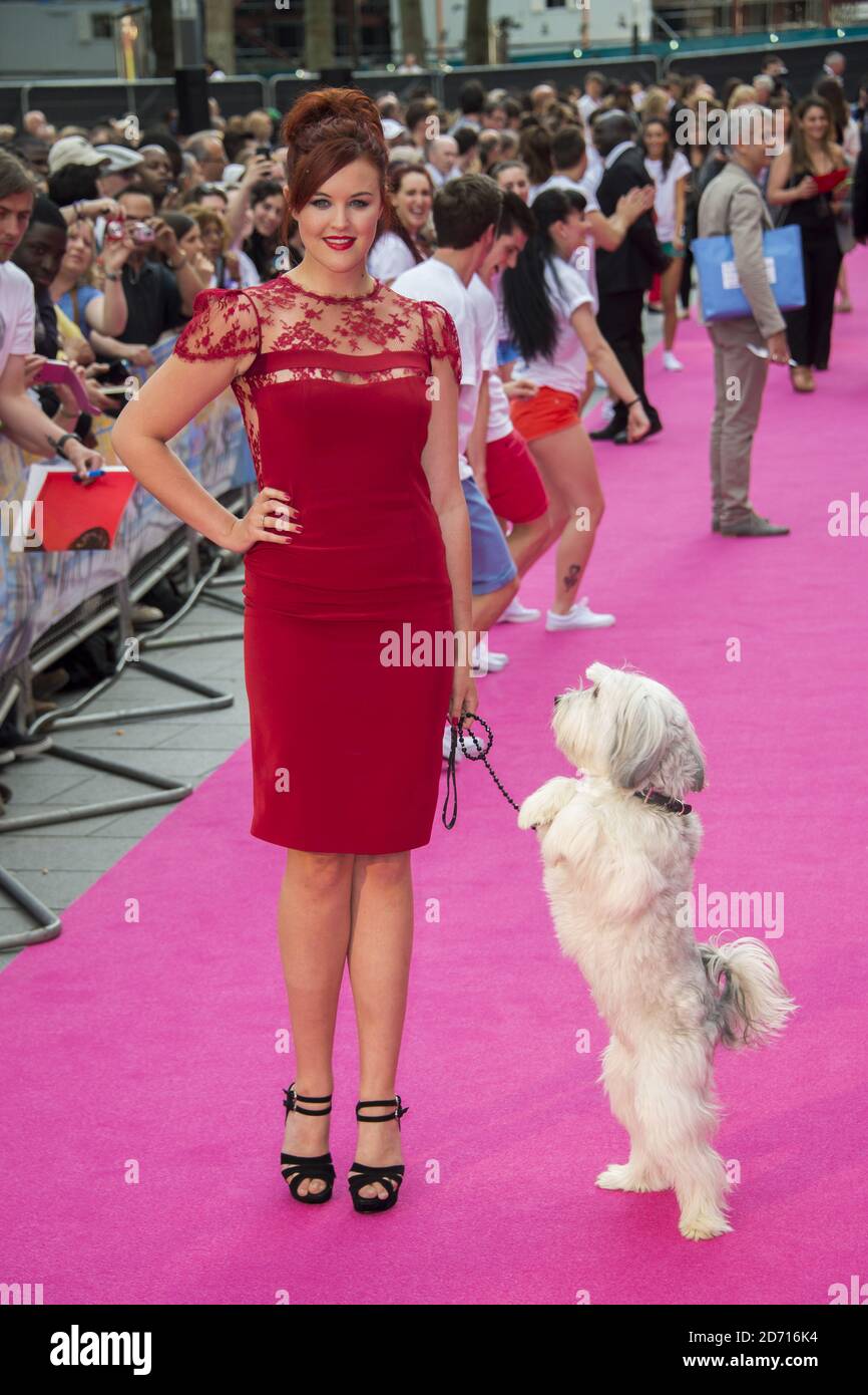 Ashleigh Butler und Pudsey bei der Premiere von Walking on Sunshine im Vue West End, Leicester Square, London Stockfoto