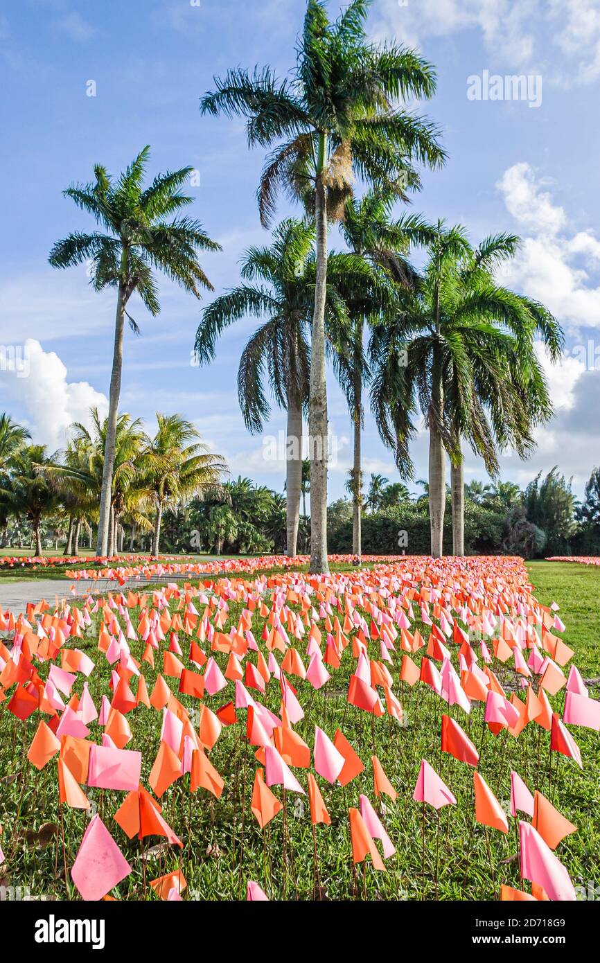 Miami Florida,Coral Gables Fairchild Tropical Garden,Flower Square Kunstinstallation Patricia Van Dalen Venezuela,Vinyl Markierungsfahnen repräsentieren Brushstr Stockfoto